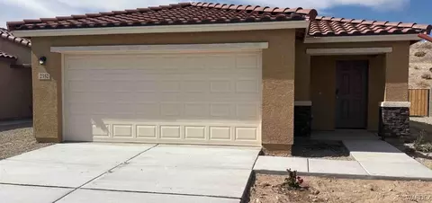 2352 Tapatio Dr, Bullhead City, AZ 86442