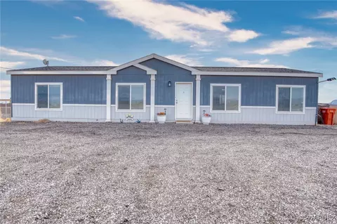4496 N Cove Rd, Golden Valley, AZ 86413