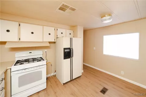 3574 E Robin Ln, Kingman, AZ 86409 photo 9