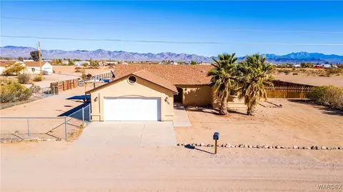 4246 N Canelo Rd, Golden Valley, AZ 86413