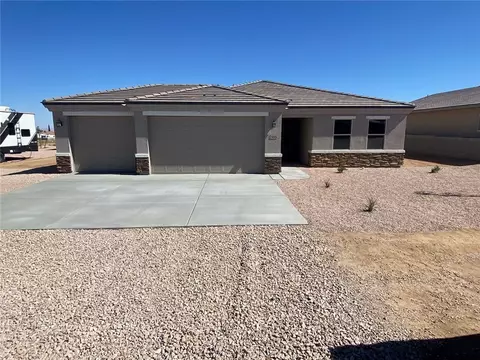 7465 E Curvo Dr, Kingman, AZ 86401