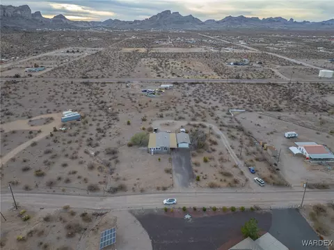 1565 S Eden Rd, Golden Valley, AZ 86413