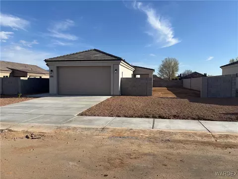3270 E Farm Crest Ave, Kingman, AZ 86409