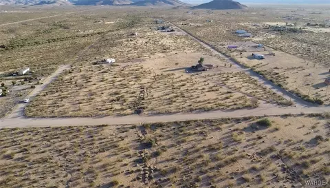 lot8 W B W Chinle Dr, Golden Valley, AZ 86413