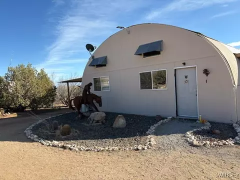 6962 E Black Kettle Dr, Yucca, AZ 86438