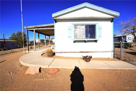 6945 W Spur Pl, Dolan Springs, AZ 86441