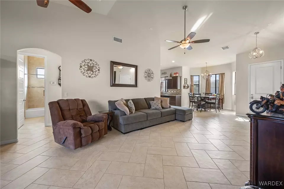 Living - 2591 Montano Ridge Dr, Bullhead City, AZ 86442 photo 1 of 1
