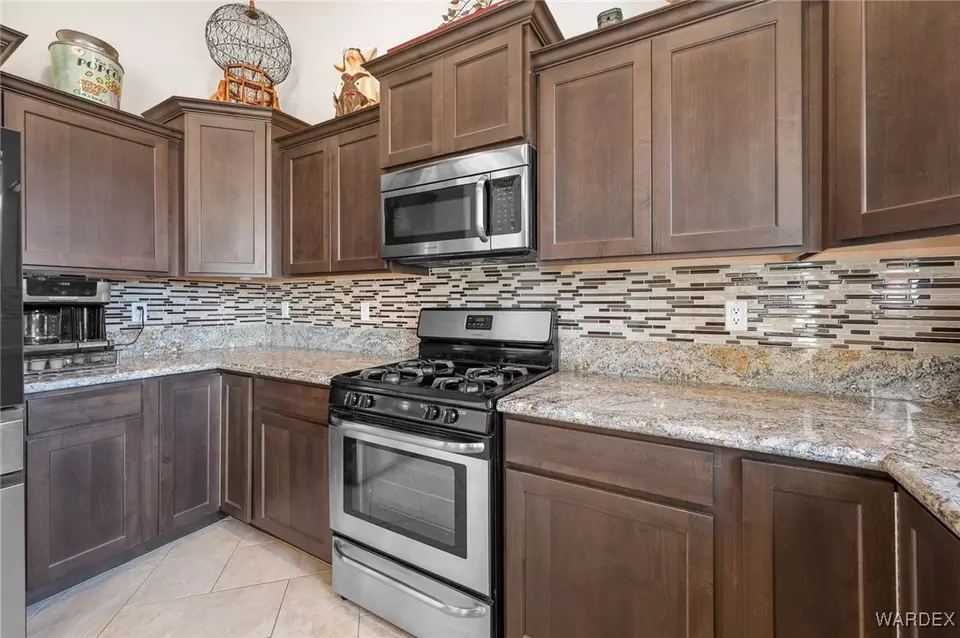 Kitchen - 2591 Montano Ridge Dr, Bullhead City, AZ 86442 photo 2 of 5