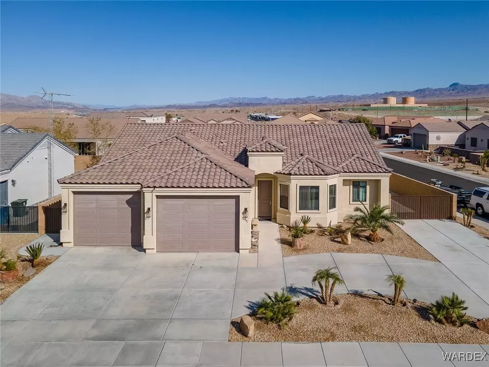 Exterior - 2591 Montano Ridge Dr, Bullhead City, AZ 86442 photo 2 of 7