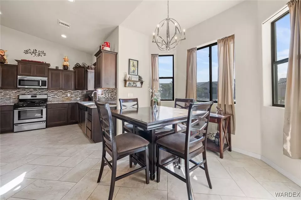 Dining - 2591 Montano Ridge Dr, Bullhead City, AZ 86442 photo 1 of 2