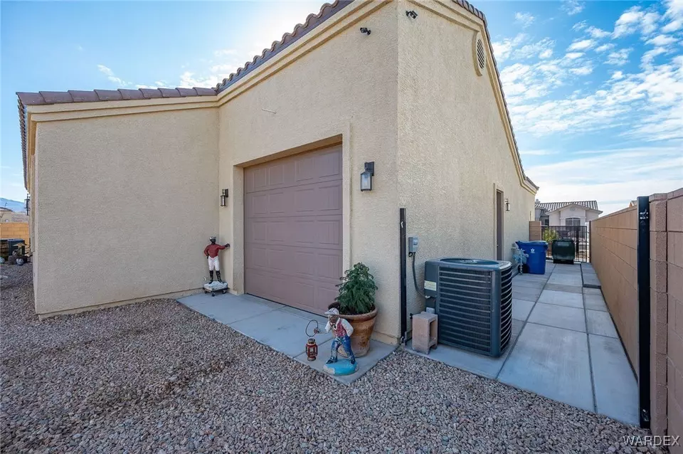 Exterior - 2591 Montano Ridge Dr, Bullhead City, AZ 86442 photo 5 of 7