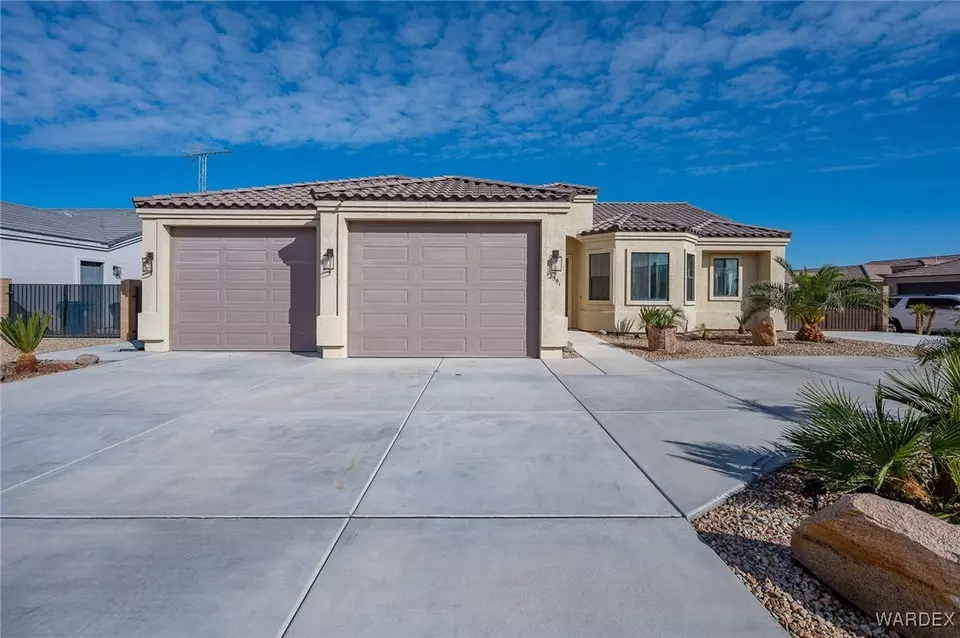 Exterior - 2591 Montano Ridge Dr, Bullhead City, AZ 86442 photo 3 of 7