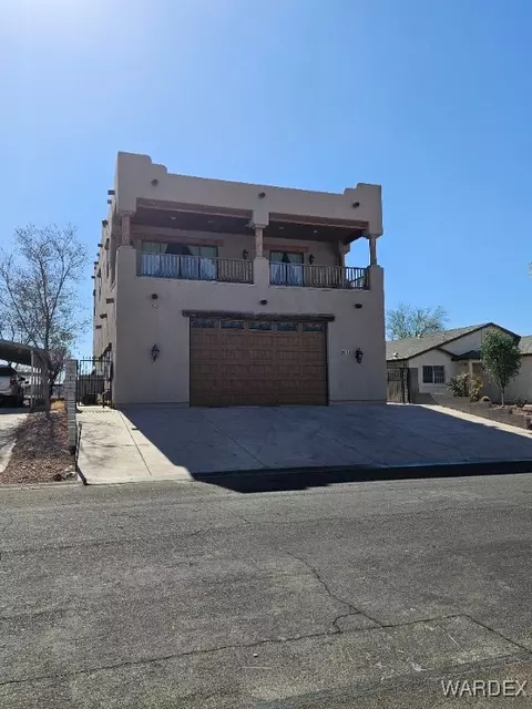 906 Riverfront Dr, Bullhead City, AZ 86442