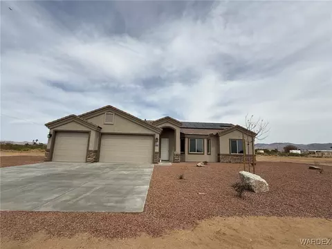 5555 W Chino Dr, Golden Valley, AZ 86413
