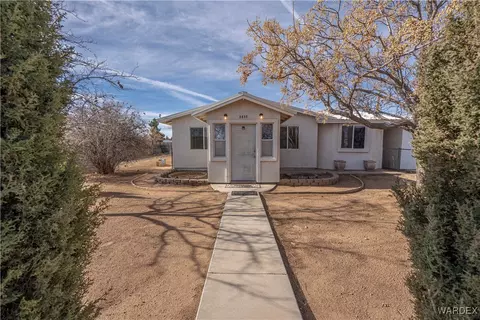 3850 E Sunhaven Ln, Kingman, AZ 86409