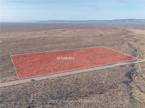 000 Aquarius Dr, Golden Valley, AZ 86413