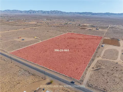 000 Colorado Rd, Golden Valley, AZ 86413