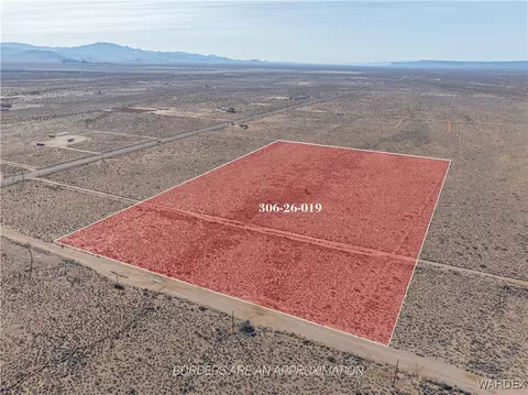 000 Bolsa Rd, Golden Valley, AZ 86413