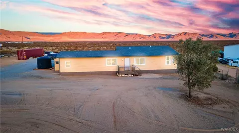 6846 N Mormon Flat Rd, Golden Valley, AZ 86413