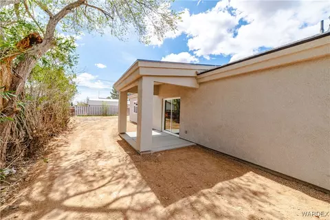 Exterior - 2610 E Lass Ave, Kingman, AZ 86409 photo 11 of 12