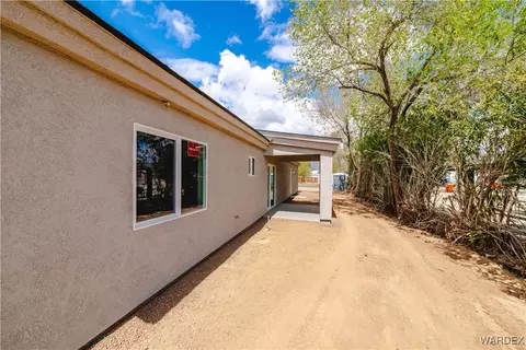 Exterior - 2610 E Lass Ave, Kingman, AZ 86409 photo 8 of 12