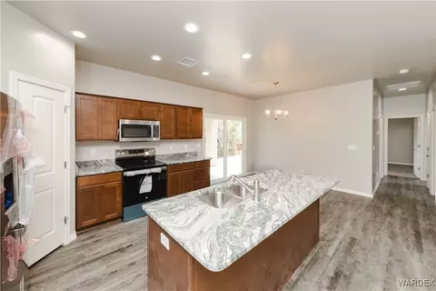 Kitchen - 2610 E Lass Ave, Kingman, AZ 86409 photo 2 of 5