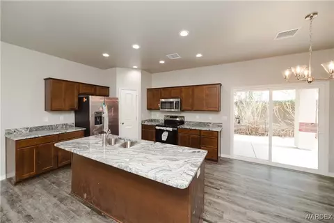 Kitchen - 2610 E Lass Ave, Kingman, AZ 86409 photo 1 of 5