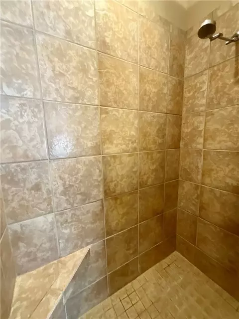 Bath - 3796 E Suffock Ave, Kingman, AZ 86409 photo 4 of 4