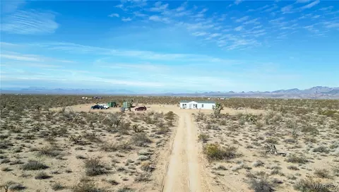 15333 S Doc Holliday Rd, Yucca, AZ 86438