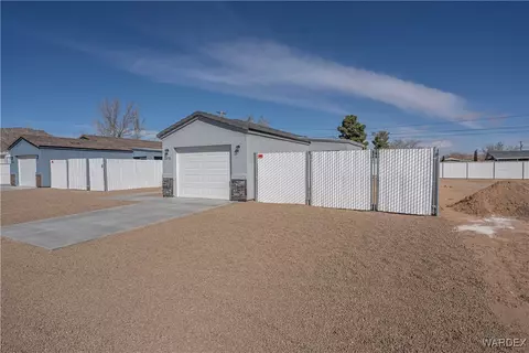 2475 E Devlin Ave, Kingman, AZ 86409 photo 3