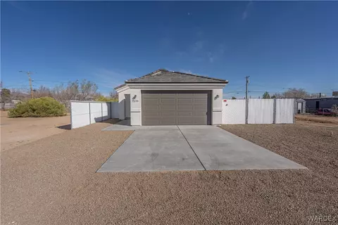 2395 E Devlin Ave, Kingman, AZ 86409 photo 2