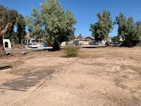 321 Riverwood Ln, Bullhead City, AZ 86442