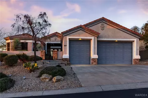 2867 Steamboat Dr, Bullhead City, AZ 86429