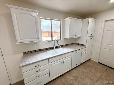 2435 E Ames Ave, Kingman, AZ 86409 photo 12