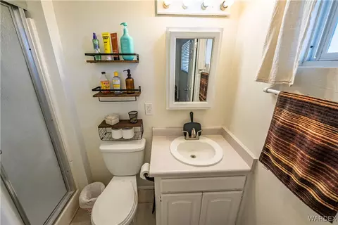 Bath - 2475 E Hearne Ave, Kingman, AZ 86409 photo 1 of 3