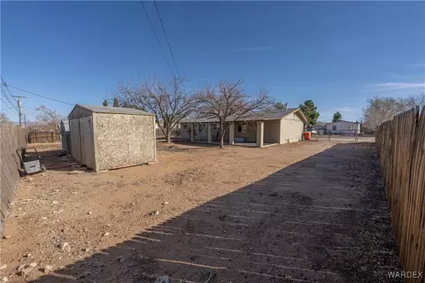 Exterior - 2475 E Hearne Ave, Kingman, AZ 86409 photo 4 of 8