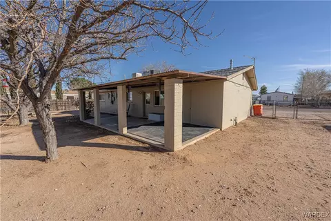 Exterior - 2475 E Hearne Ave, Kingman, AZ 86409 photo 5 of 8