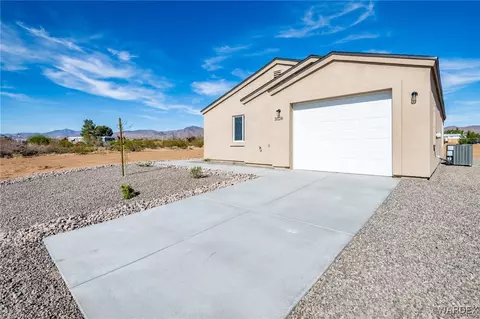 3328 N Hano Rd, Golden Valley, AZ 86413