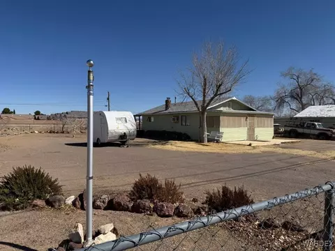 835 E Beverly Ave, Kingman, AZ 86409 photo 4