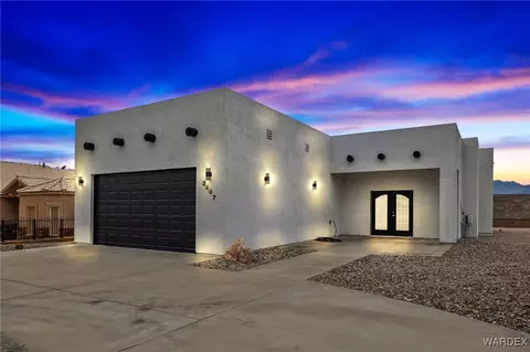 3407 Sunburst Dr, Bullhead City, AZ 86429
