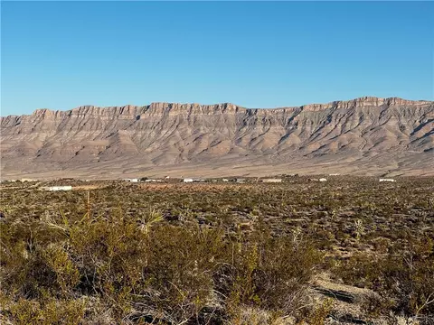 1650 W Safari Dr, Meadview, AZ 86444
