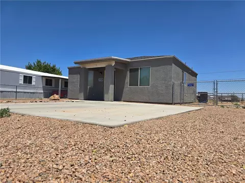Exterior - 3295 E Devlin Ave, Kingman, AZ 86409 photo 1 of 8
