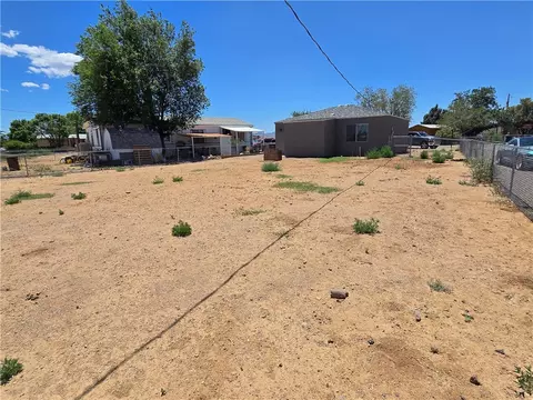 Exterior - 3295 E Devlin Ave, Kingman, AZ 86409 photo 6 of 8