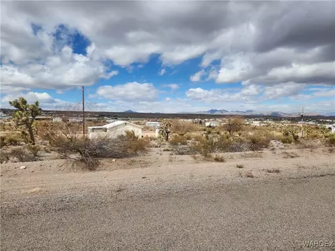 30345 N Hall Ln, Meadview, AZ 86444