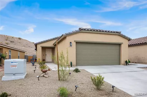 2446 Tapatio Dr, Bullhead City, AZ 86442
