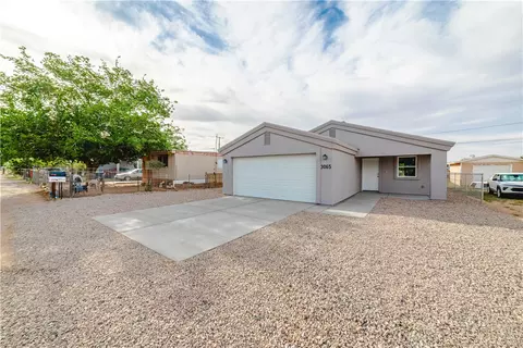 3065 E Suffock Ave, Kingman, AZ 86409