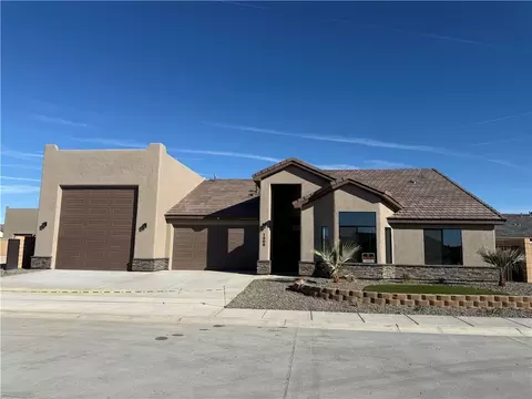 1305 E Placer Dr, Fort Mohave, AZ 86426