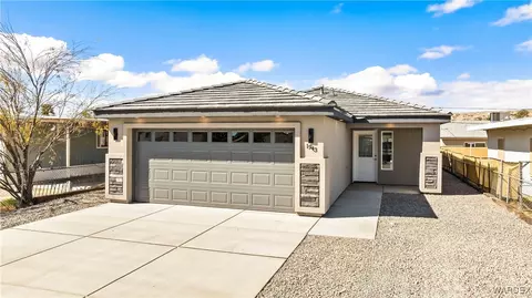 1943 W Robson Cir, Bullhead City, AZ 86442