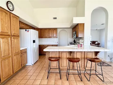 Kitchen - 2176 E Cactus Wren Rd, Kingman, AZ 86409 photo 2 of 7