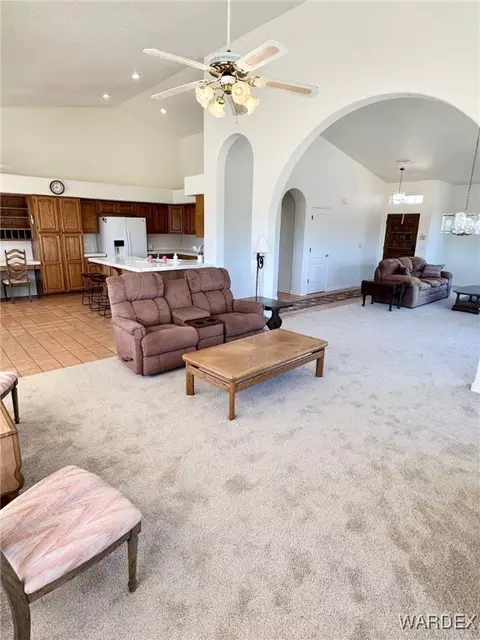 Living - 2176 E Cactus Wren Rd, Kingman, AZ 86409 photo 3 of 3